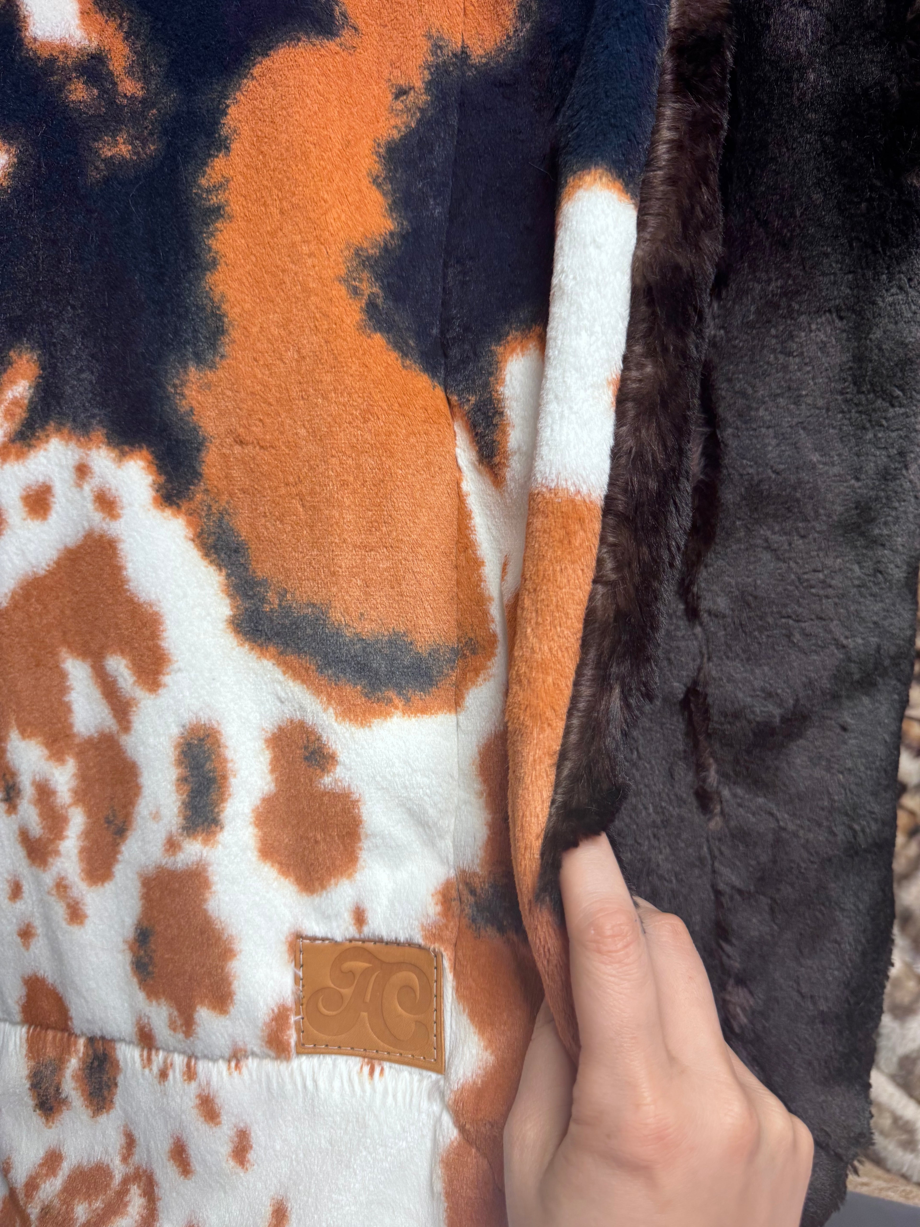 Throw rusty pony/ black coffee arctic fox