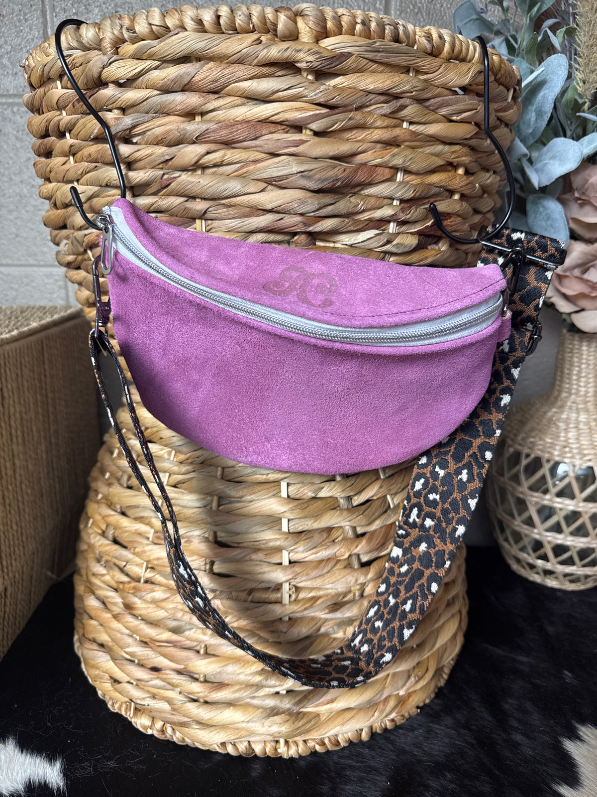 Bum bag pink suede