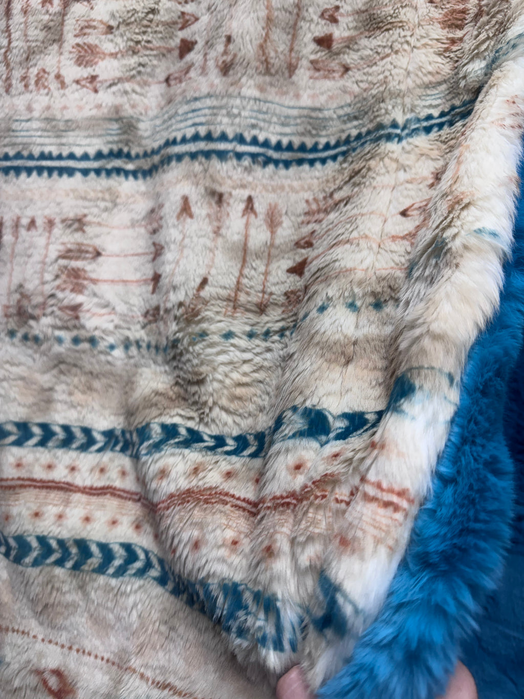 Throw arrows on Siberian/ Blue Coral Siberian