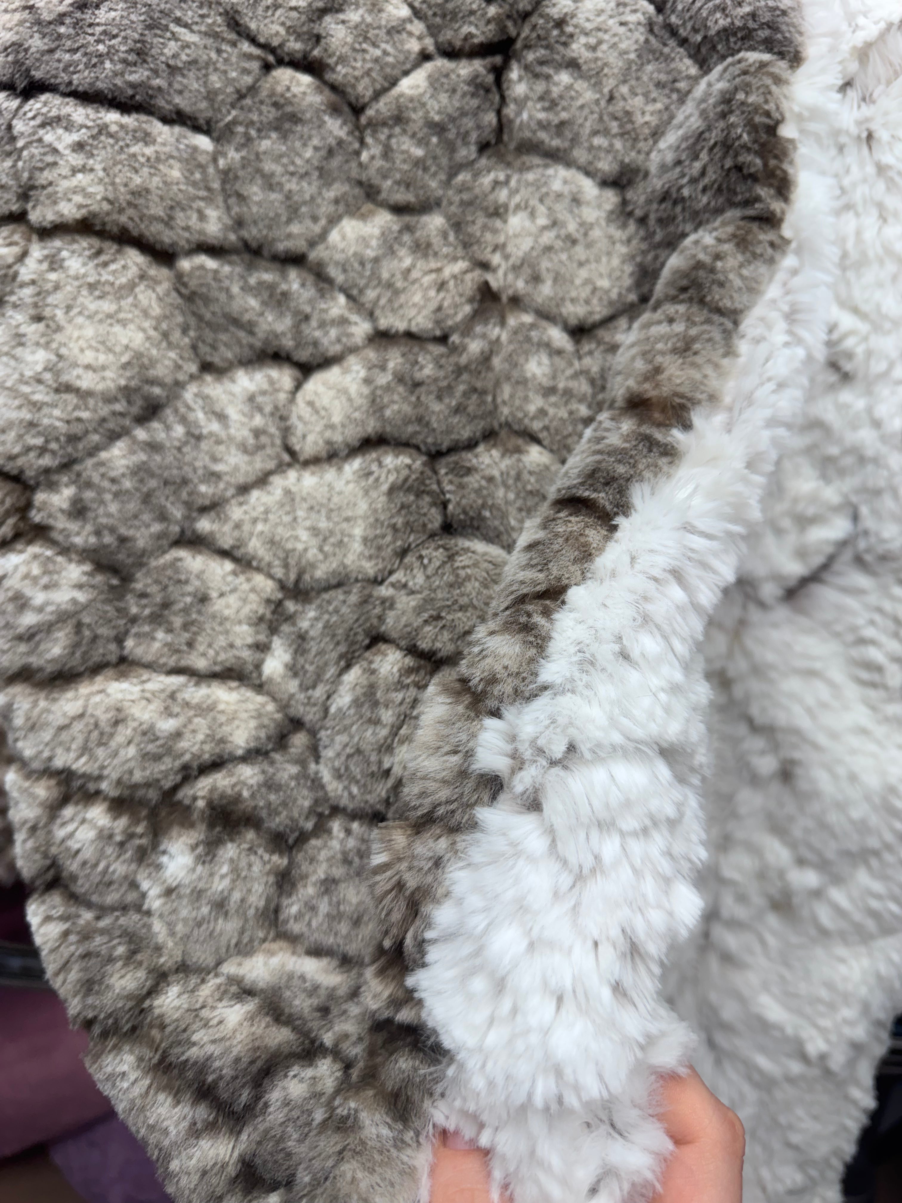 2x taupe turtle creek/ mushroom frosted dove