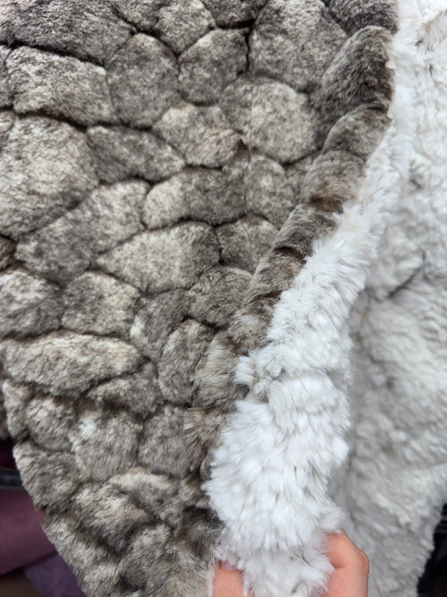 2x taupe turtle creek/ mushroom frosted dove